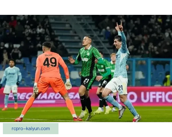 曼努埃尔·诺伊尔在本赛季表现稳健，继续巩固门将位置竞争力